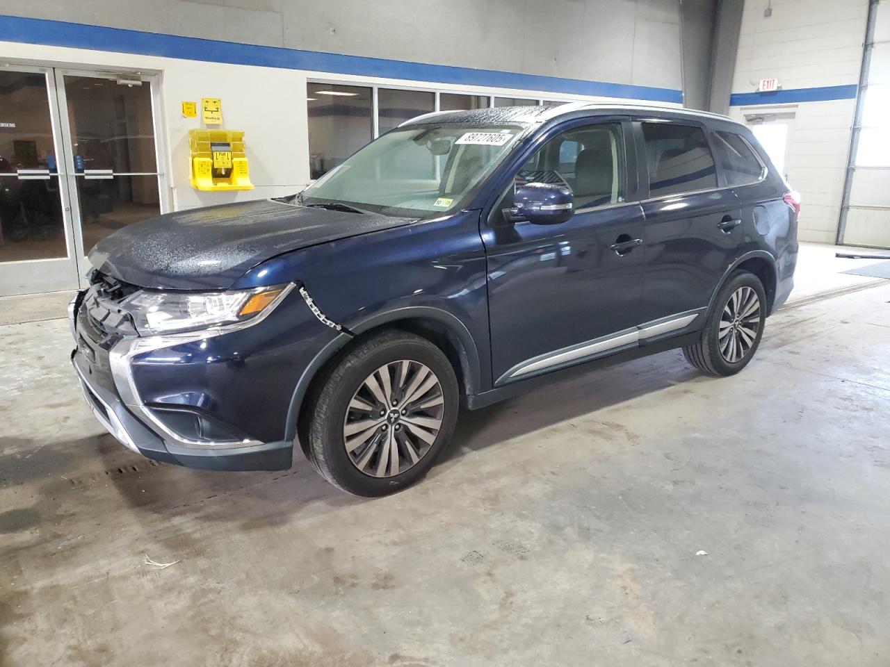 MITSUBISHI OUTLANDER SE