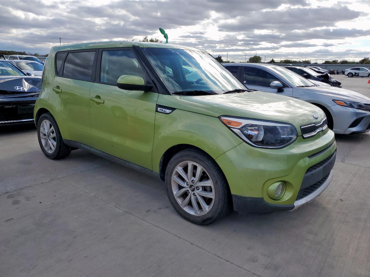 KIA SOUL +