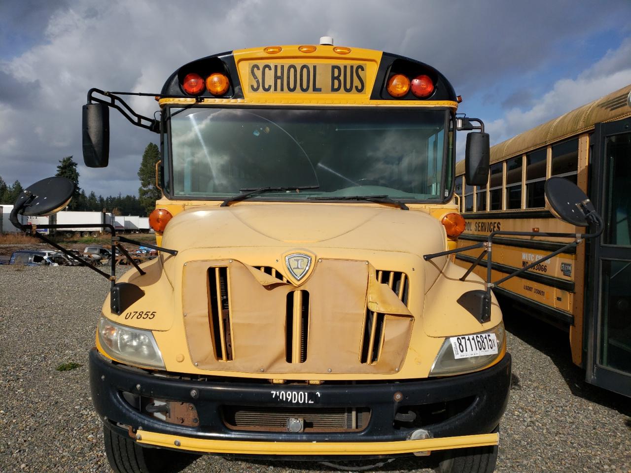 Lot #3279529277 2009 IC CORPORATION 3000 CE