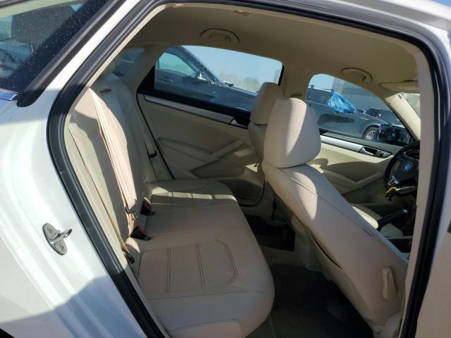 2015 VOLKSWAGEN PASSAT S - 1VWAS7A35FC106772