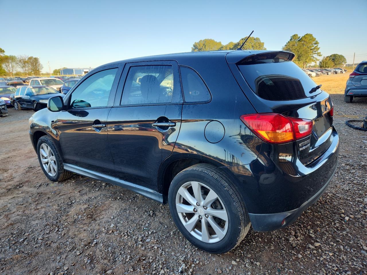 MITSUBISHI OUTLANDER ES