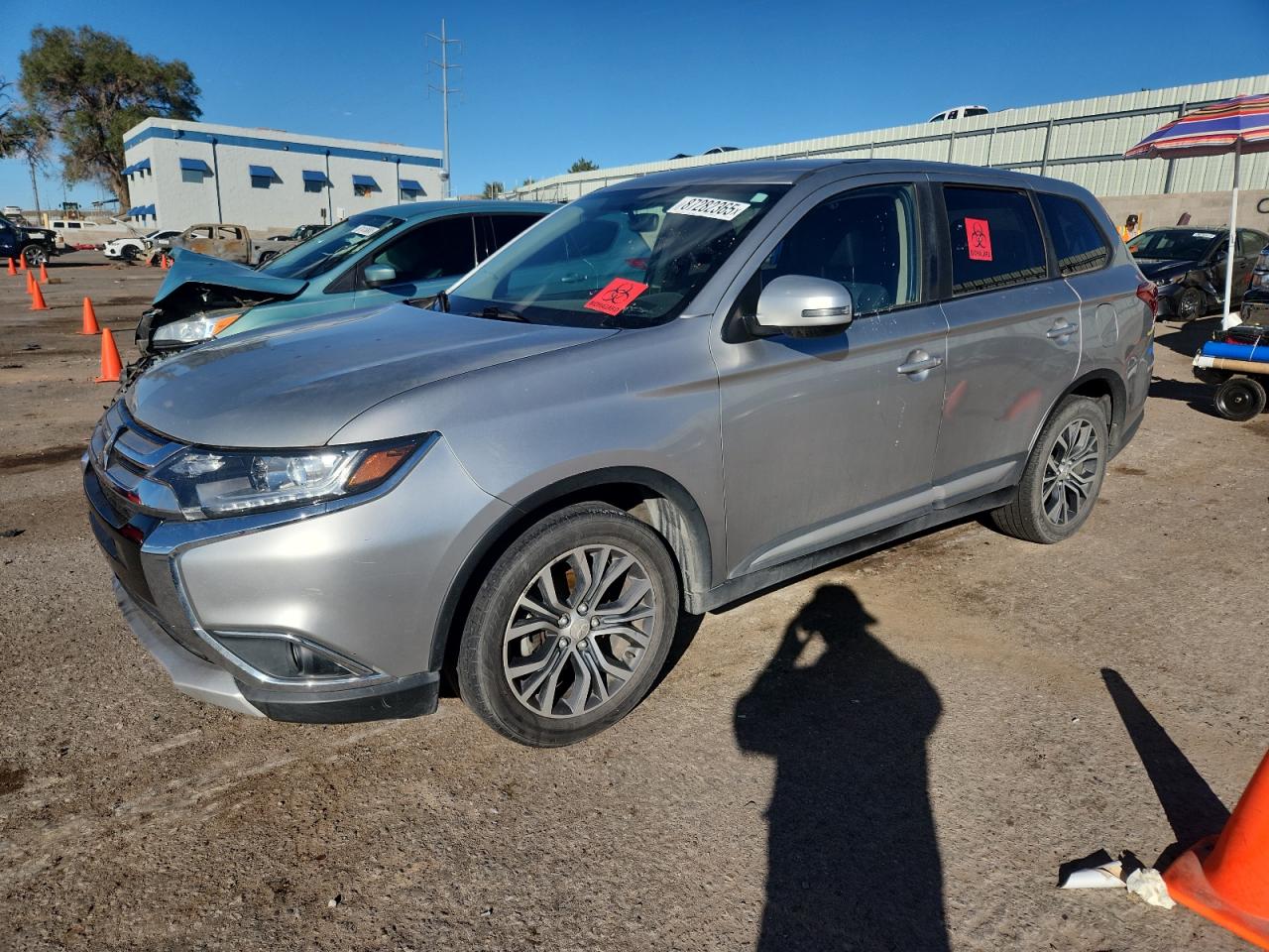 MITSUBISHI OUTLANDER SE
