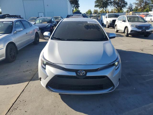 2025 TOYOTA COROLLA LE JTDBCMFE7SJ047629