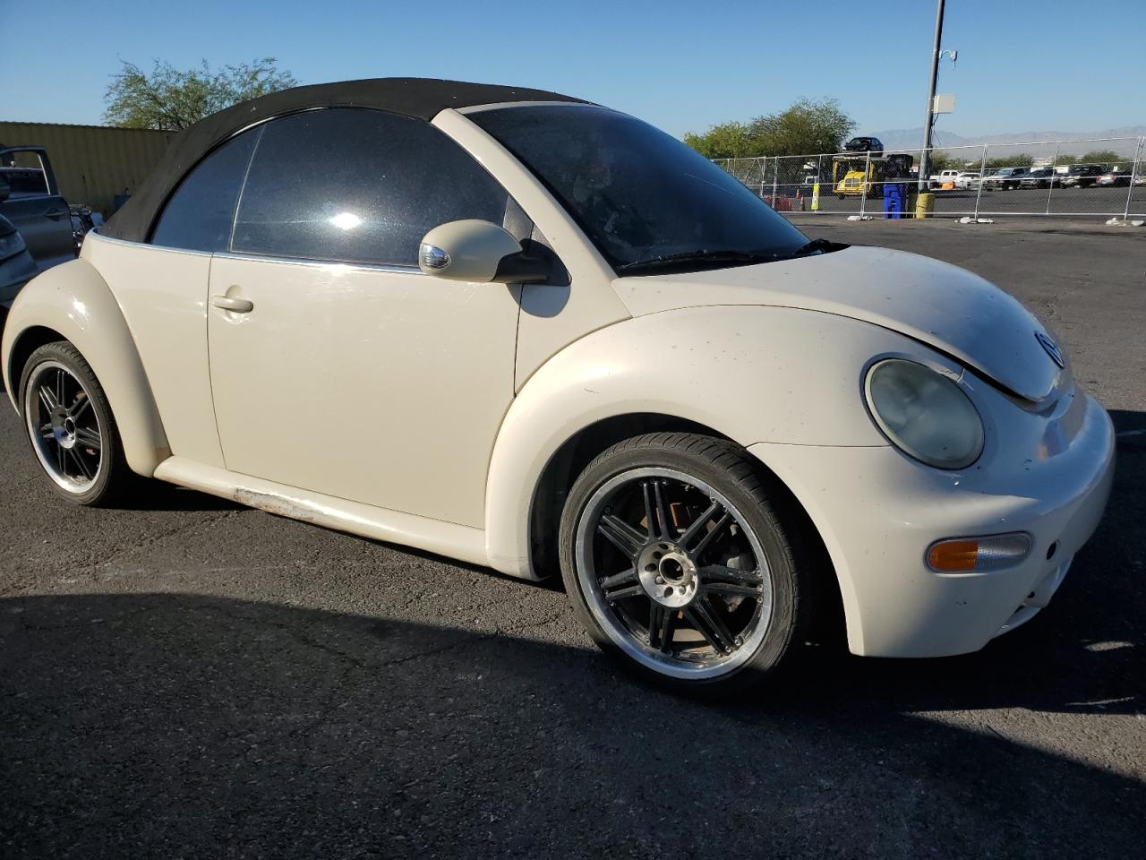Lot #3281789896 2004 VOLKSWAGEN NEW BEETLE