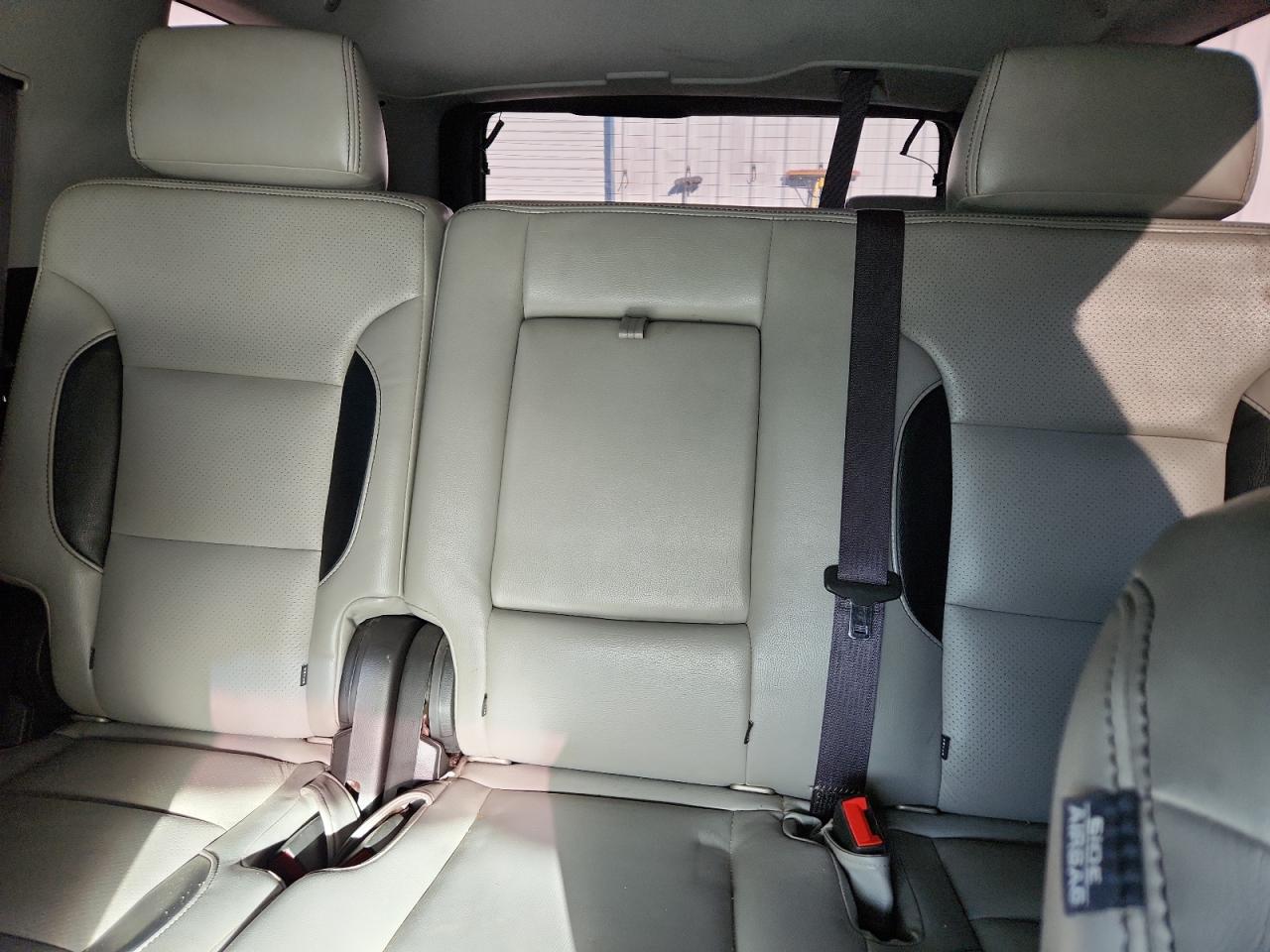 CHEVROLET TAHOE C1500 LS