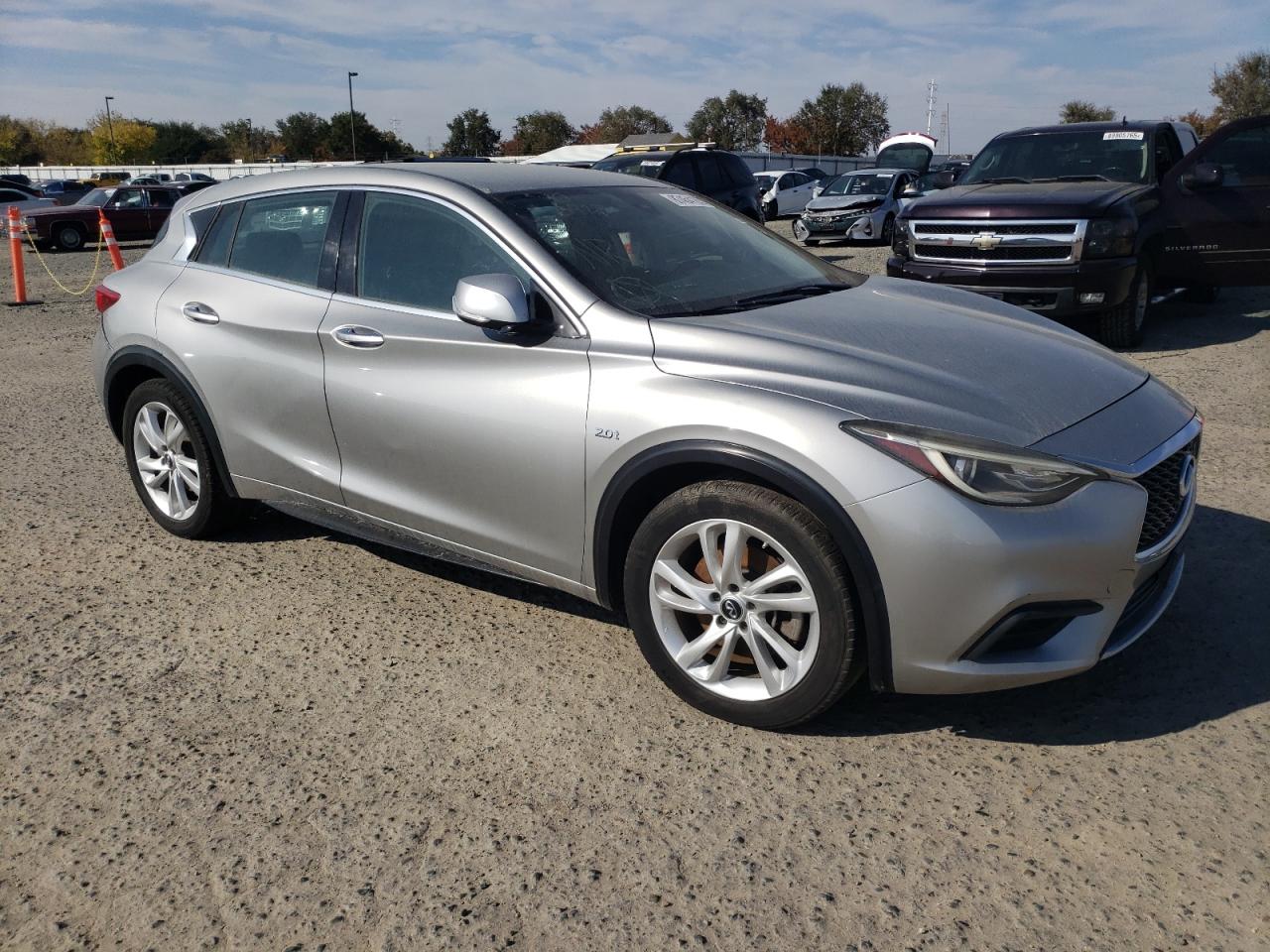 INFINITI QX30 BASE