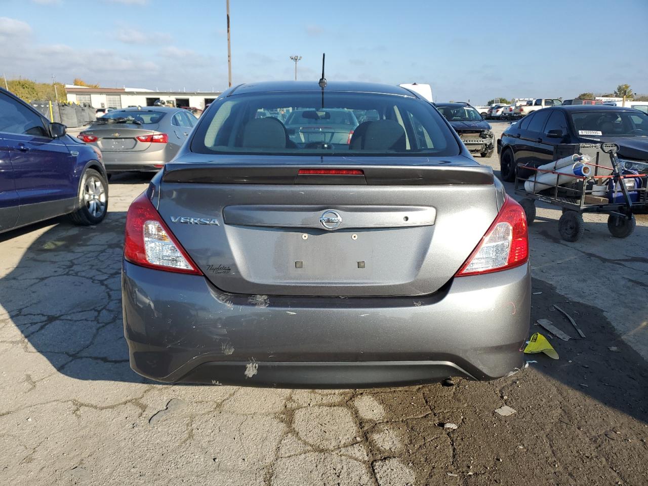 NISSAN VERSA S