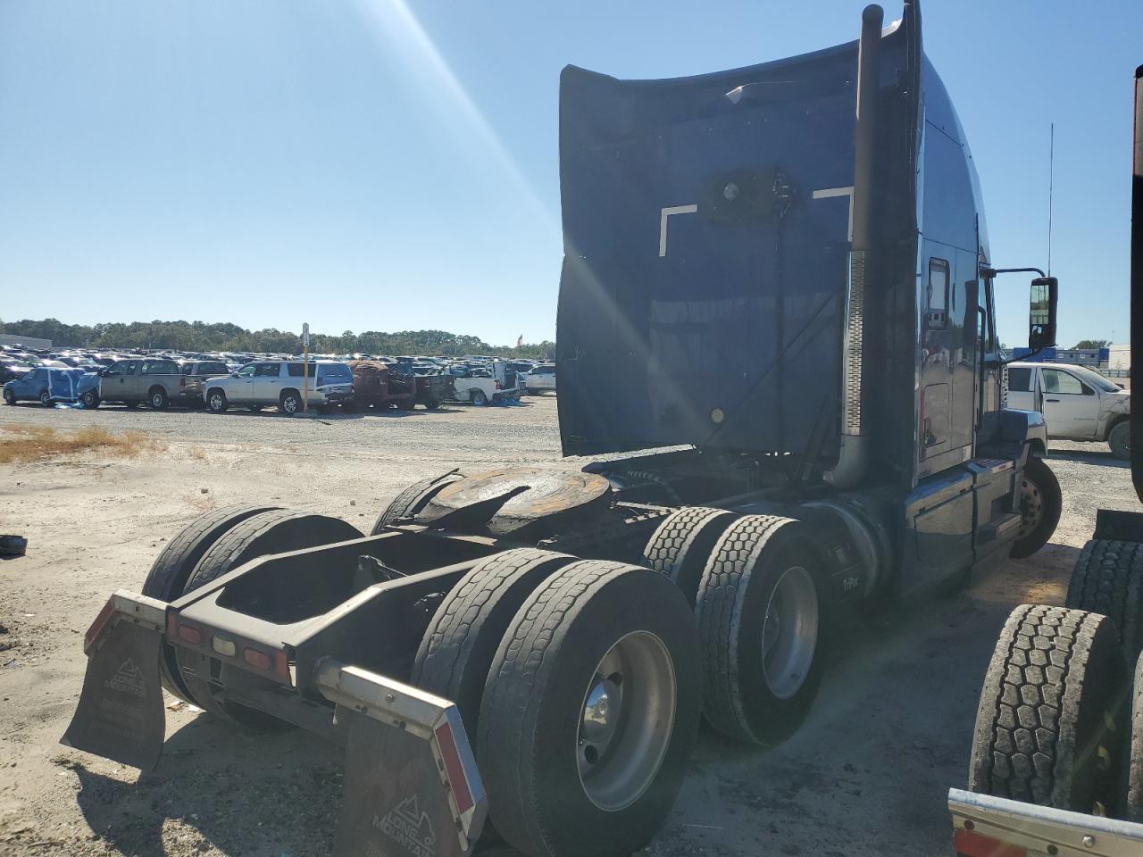 Lot #3301834450 2020 MACK ANTHEM