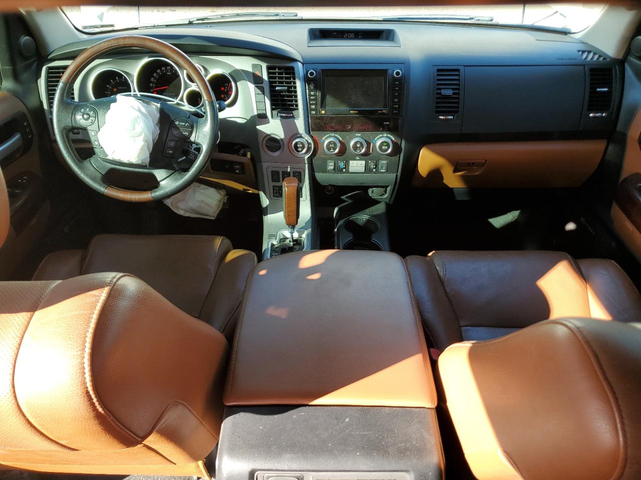 TOYOTA SEQUOIA PLATINUM