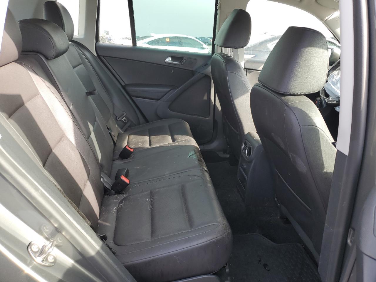 Lot #3309234615 2017 VOLKSWAGEN TIGUAN S