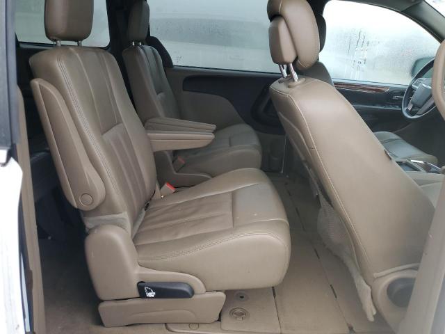 2014 CHRYSLER TOWN & COU - 2C4RC1BG2ER393947