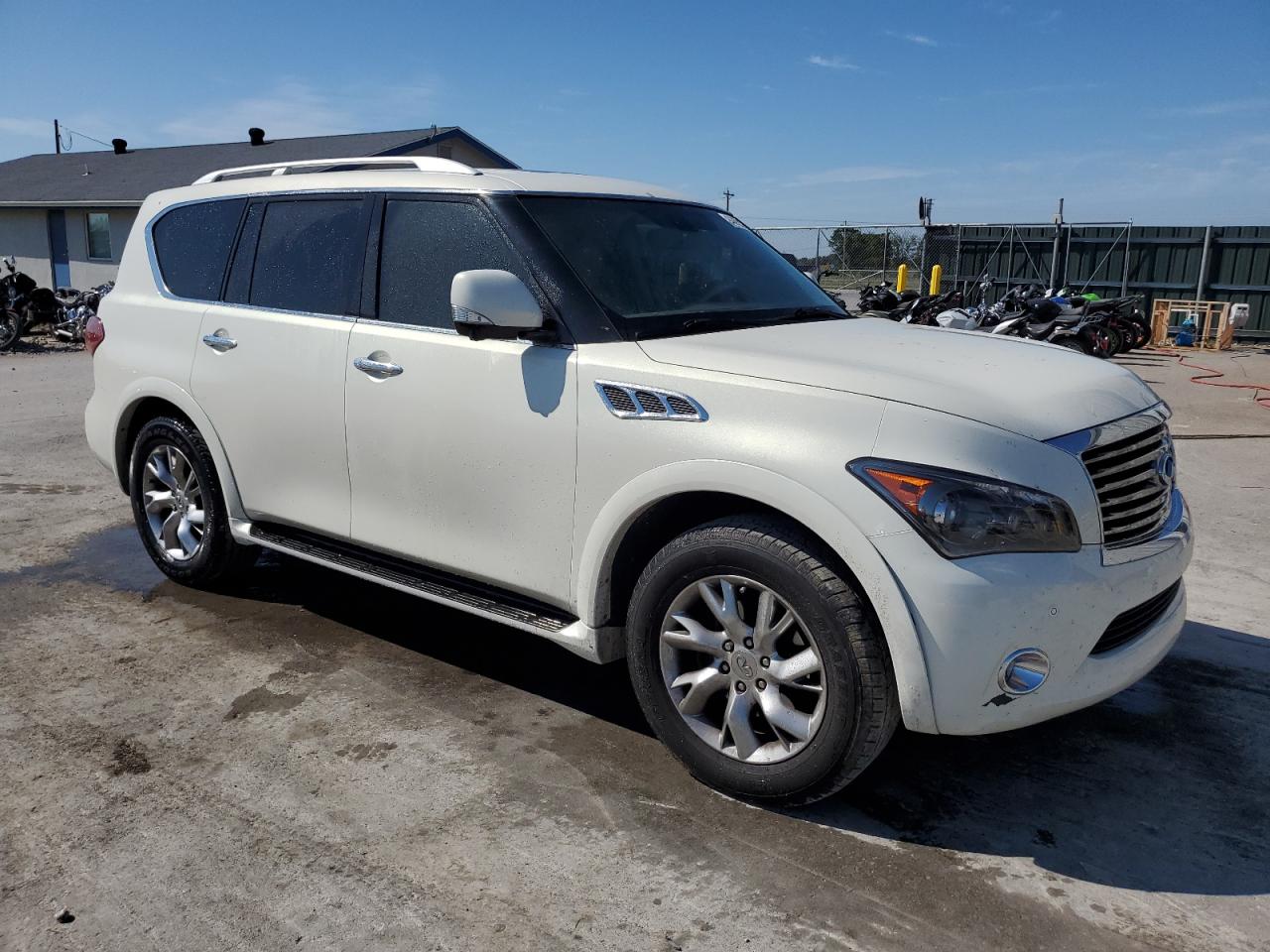 INFINITI QX80