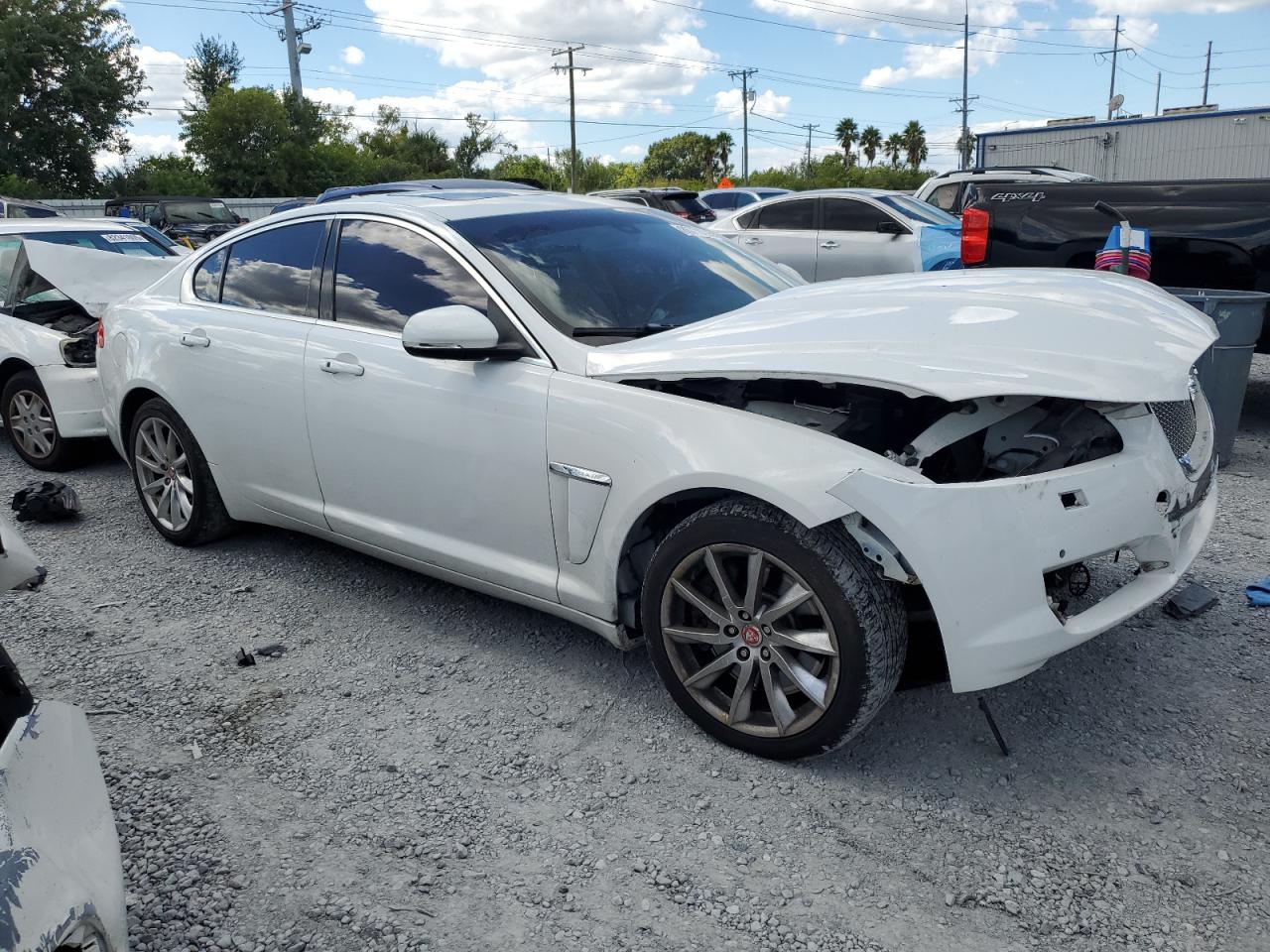 JAGUAR XF 2.0T PREMIUM