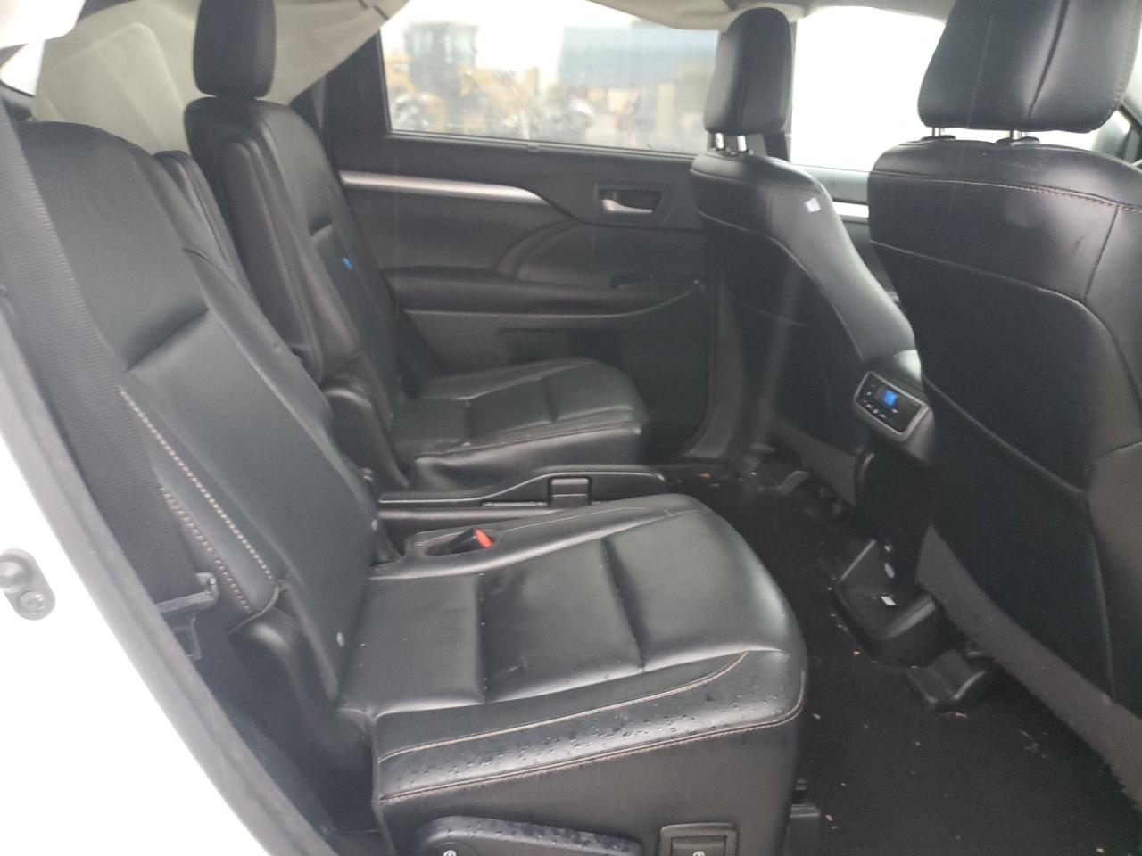 TOYOTA HIGHLANDER XLE