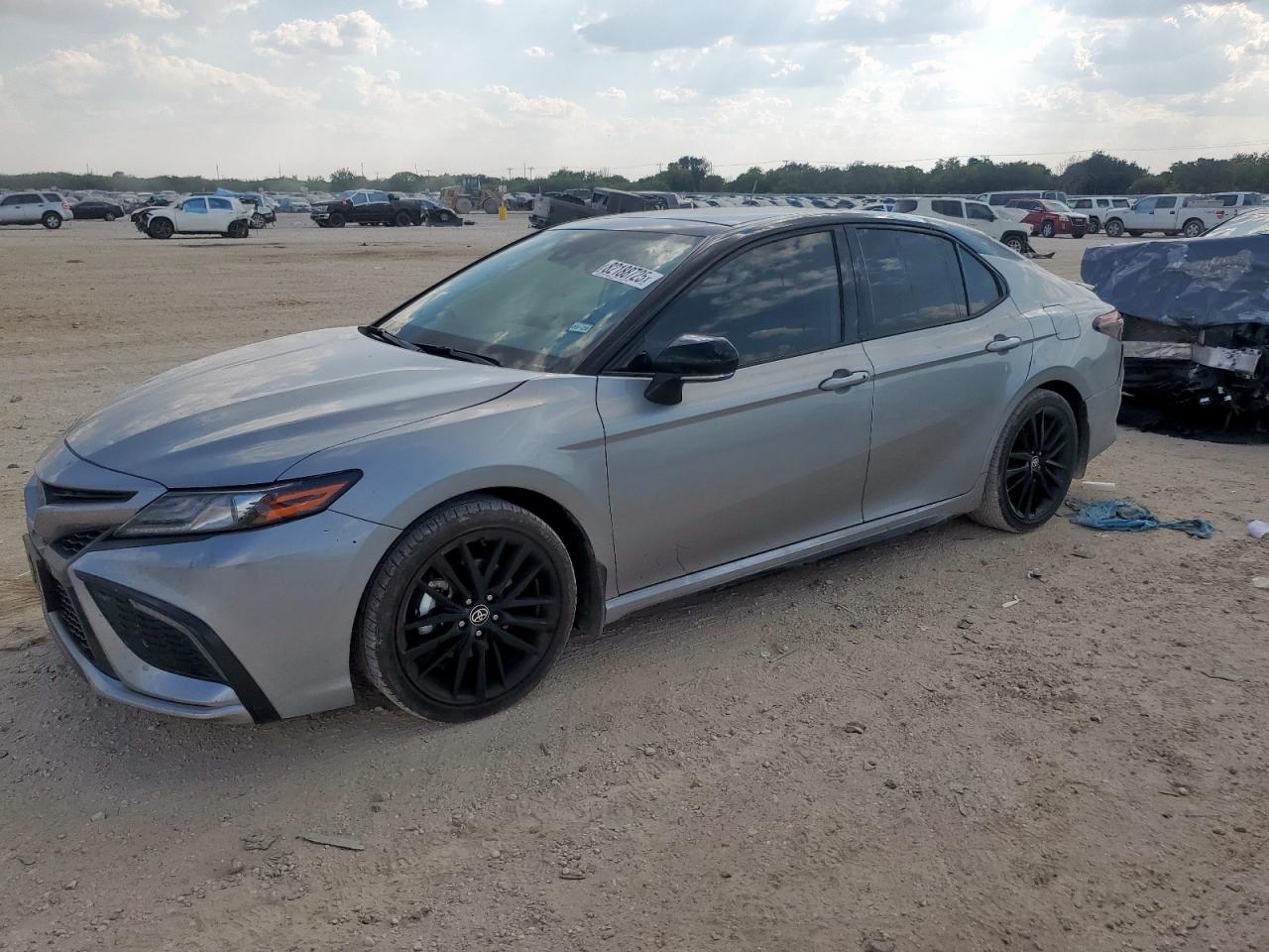 TOYOTA CAMRY XSE