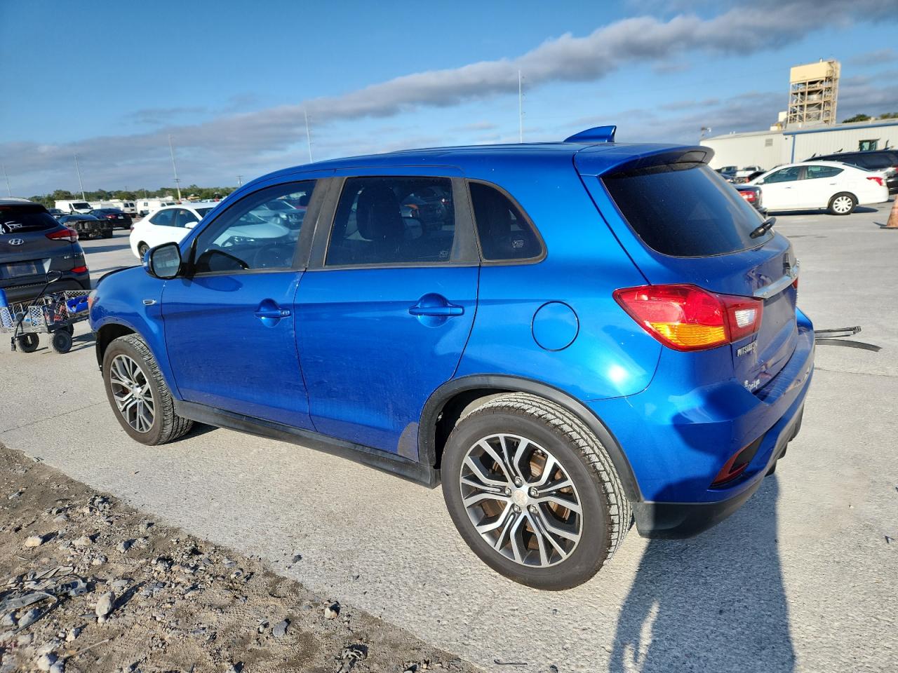 MITSUBISHI OUTLANDER ES