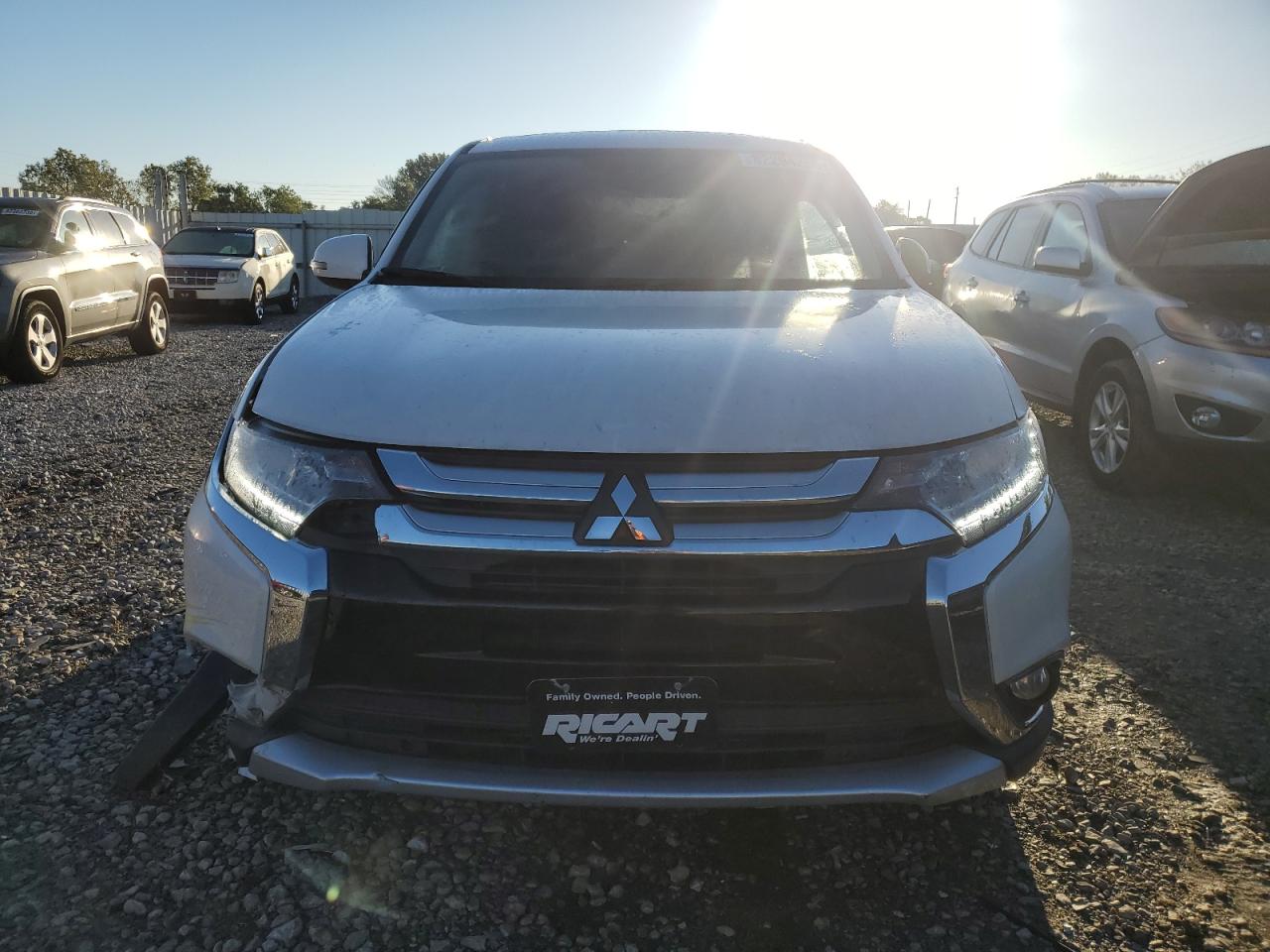 MITSUBISHI OUTLANDER SE