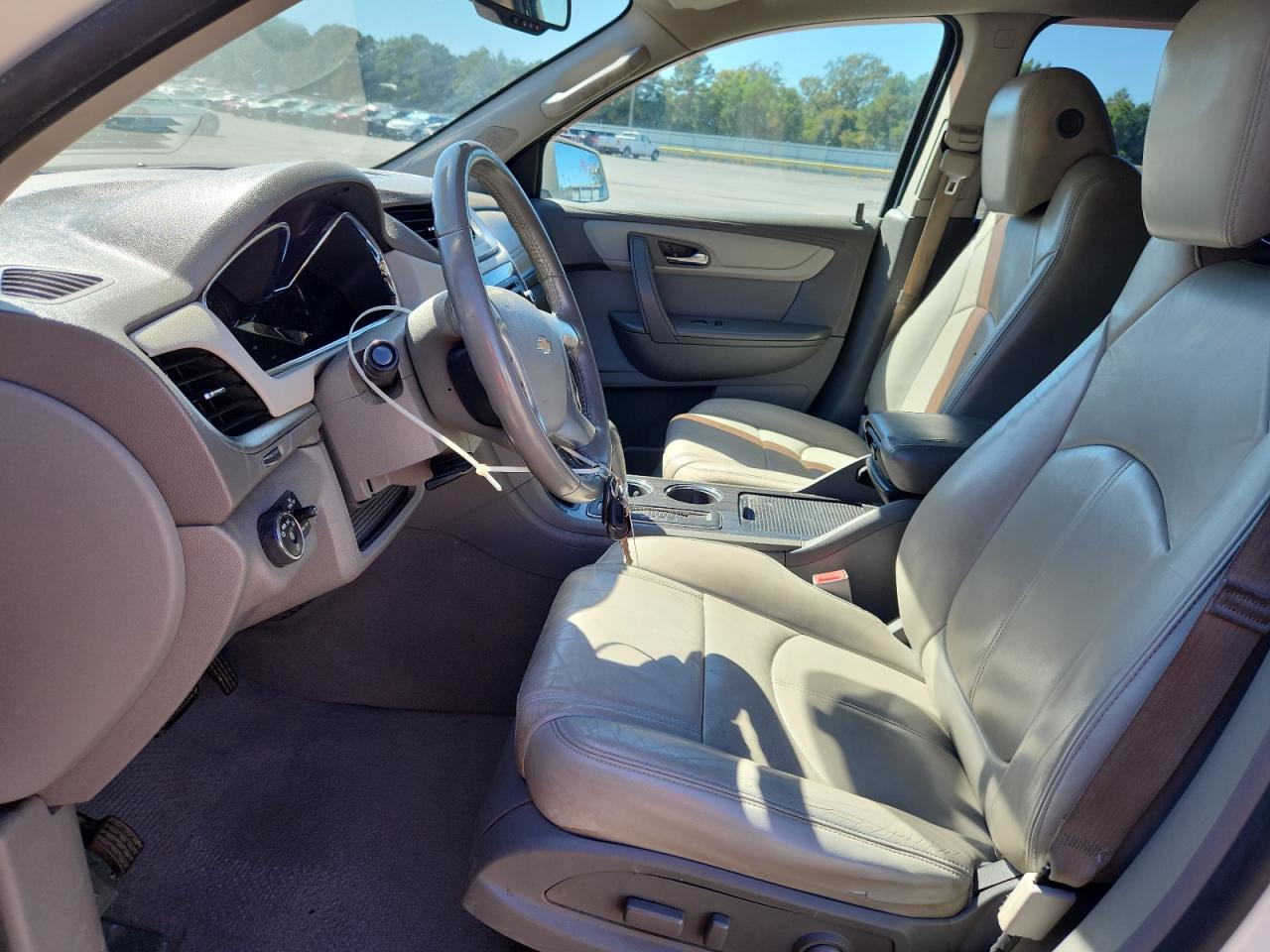 CHEVROLET TRAVERSE LT