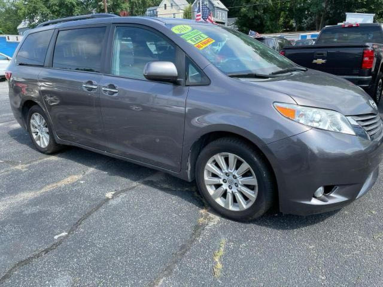 TOYOTA SIENNA XLE