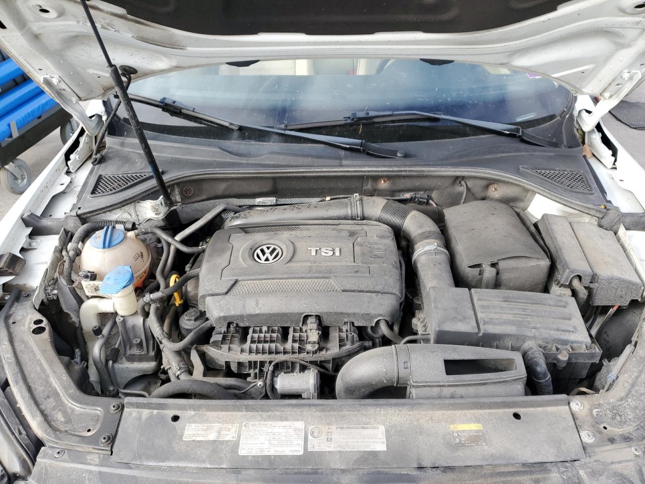 VOLKSWAGEN PASSAT SE