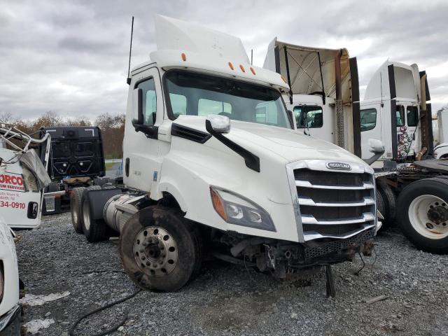 FREIGHTLINER CASCADIA 1