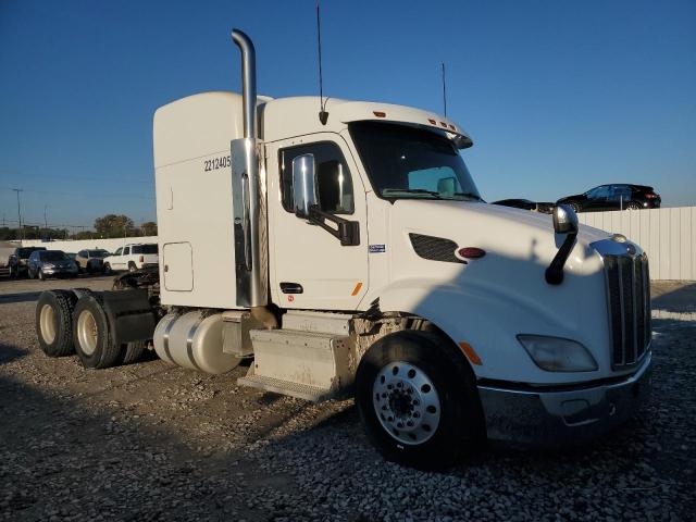 Global Auto Auctions: 2017 PETERBILT TRACTOR 579
