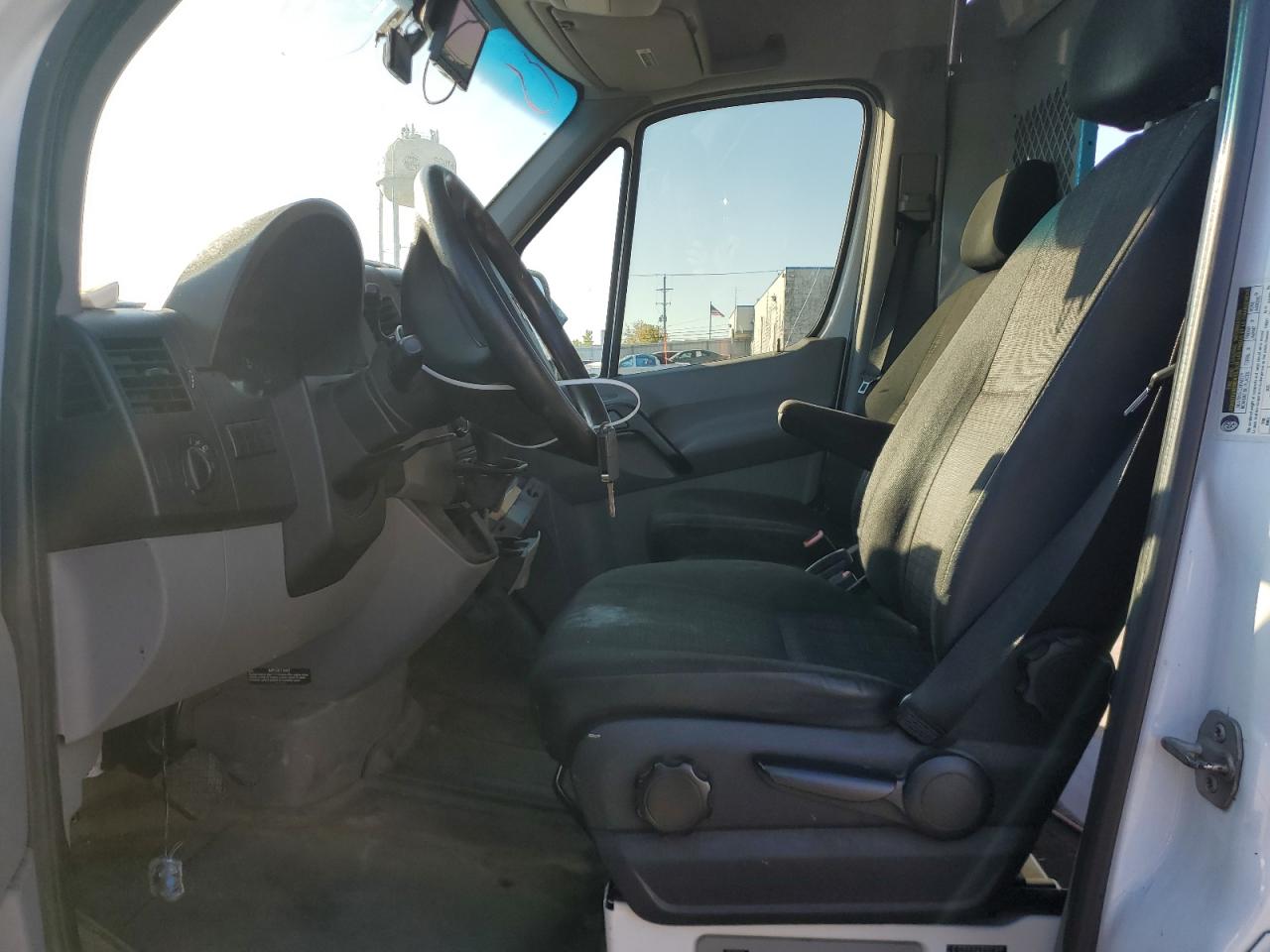 MERCEDES-BENZ SPRINTER 2500