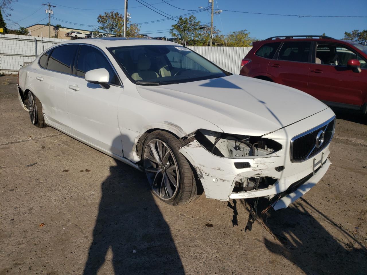 VOLVO S90 T5 MOMENTUM