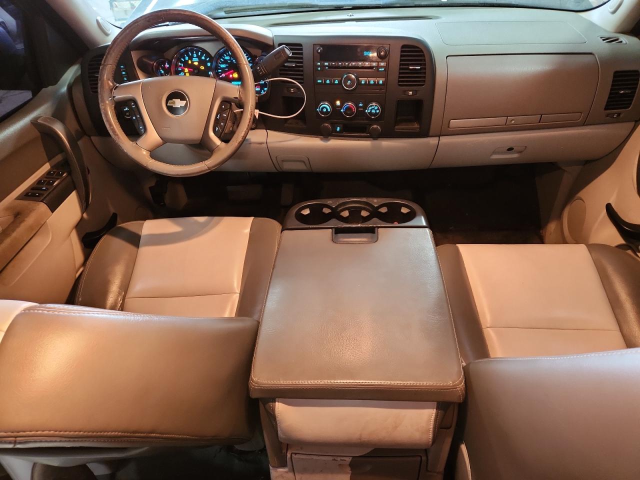 CHEVROLET SILVERADO C1500 LT