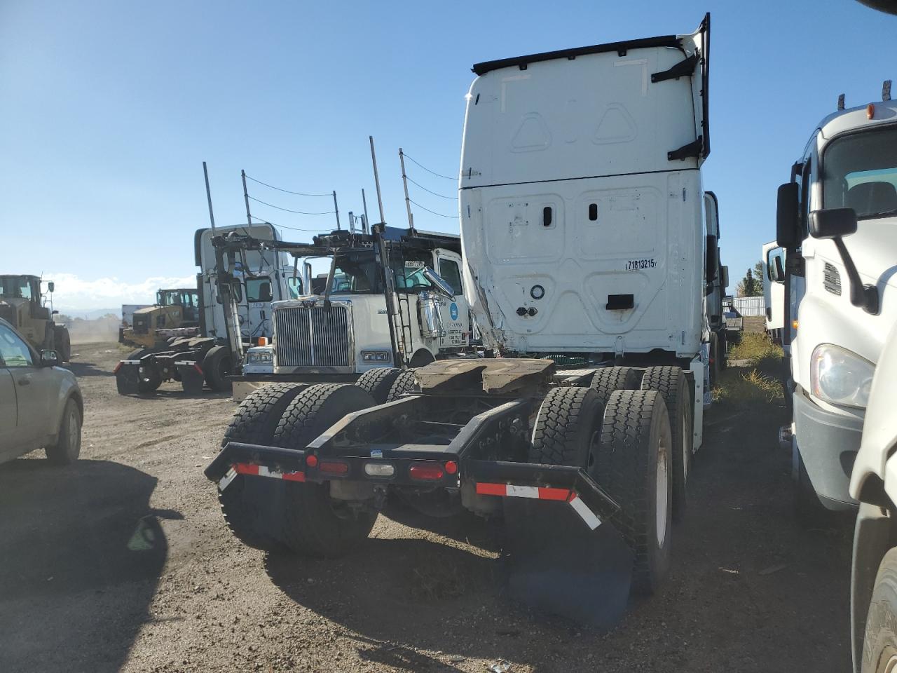 Lot #3302084121 2023 FREIGHTLINER CASCADIA 1