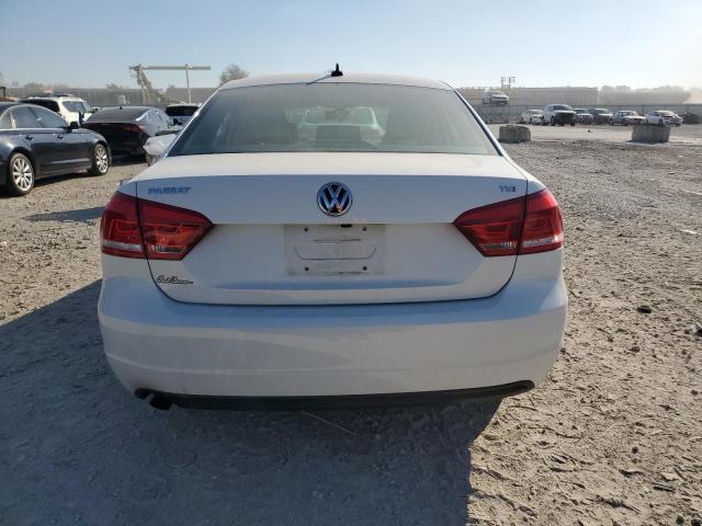 2015 VOLKSWAGEN PASSAT S - 1VWAS7A35FC106772