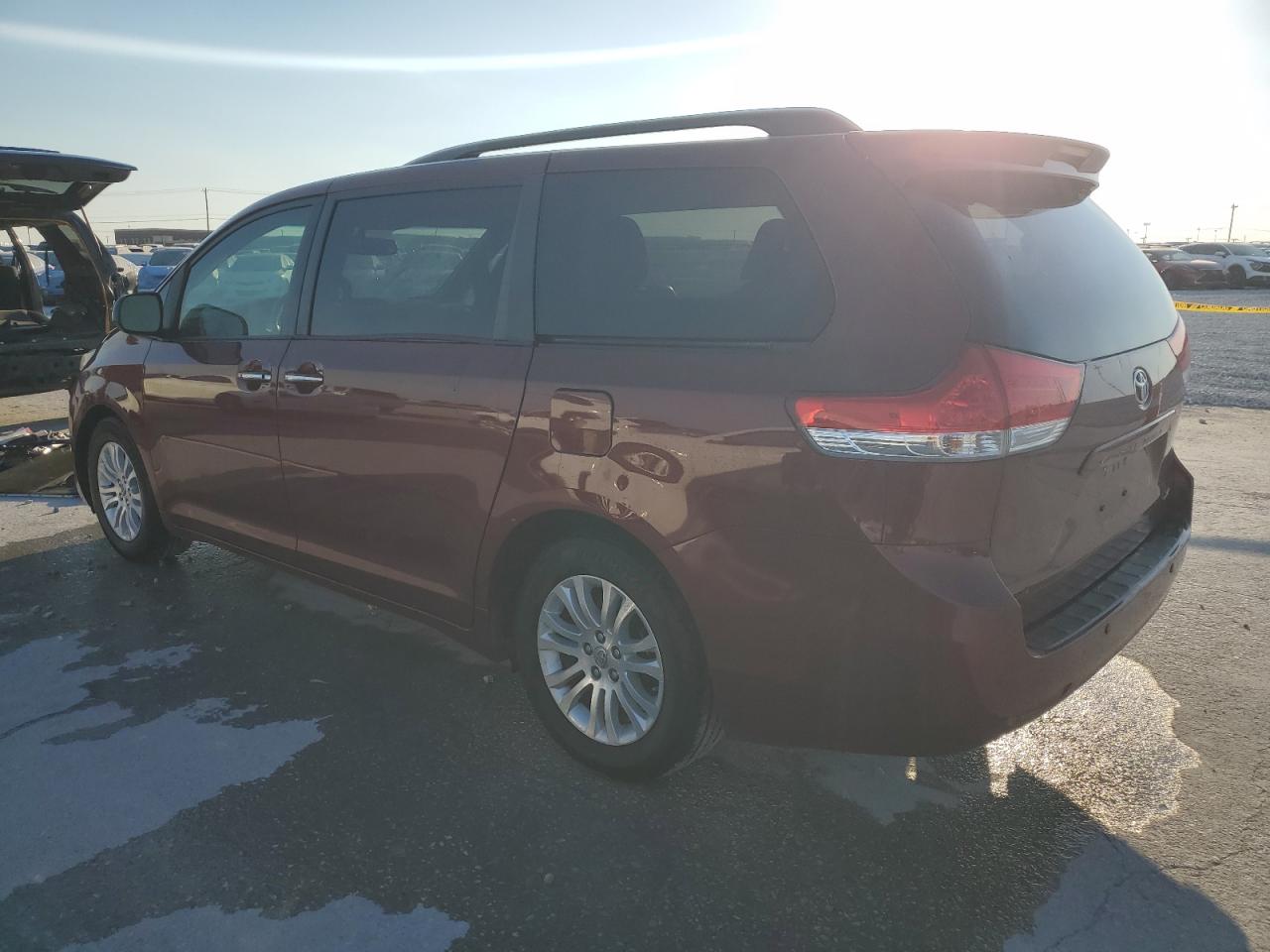 TOYOTA SIENNA XLE