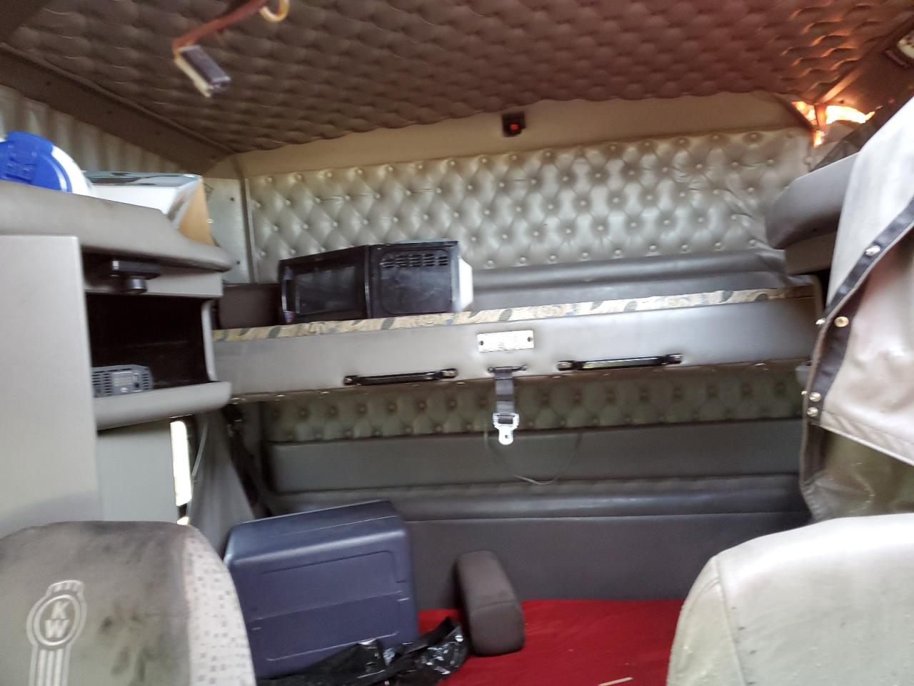 Lot #3276619065 2011 KENWORTH CONSTRUCTI