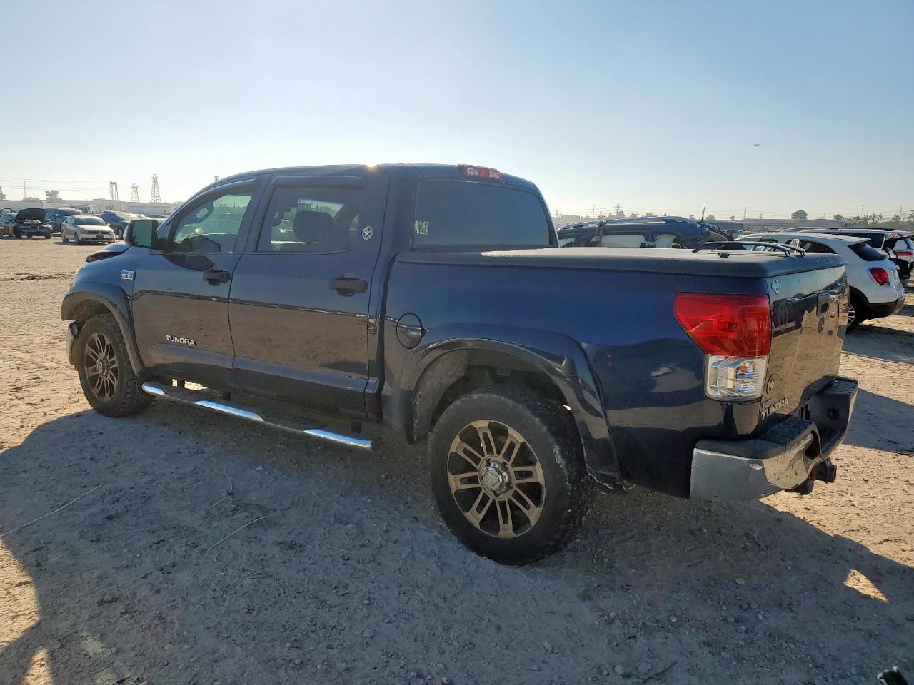 TOYOTA TUNDRA CREWMAX SR5