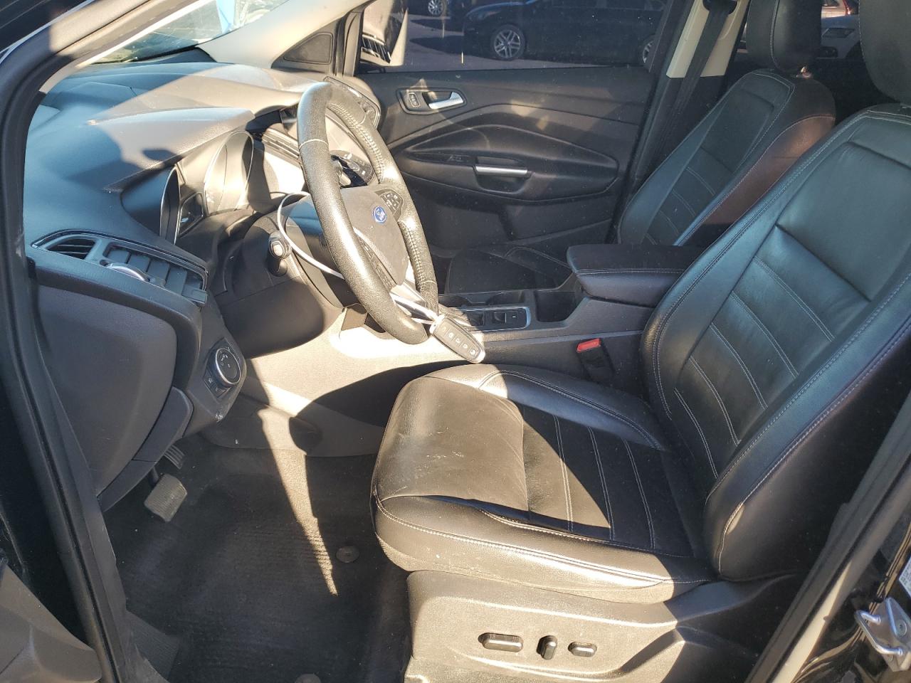 FORD ESCAPE TITANIUM