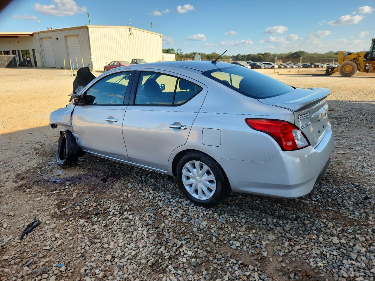 NISSAN VERSA S