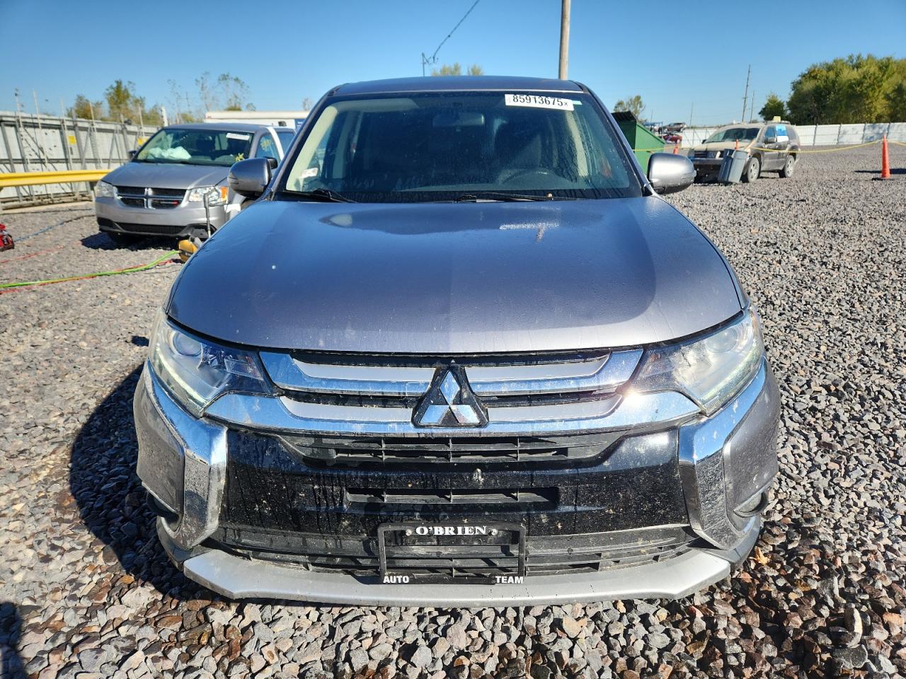 MITSUBISHI OUTLANDER SE