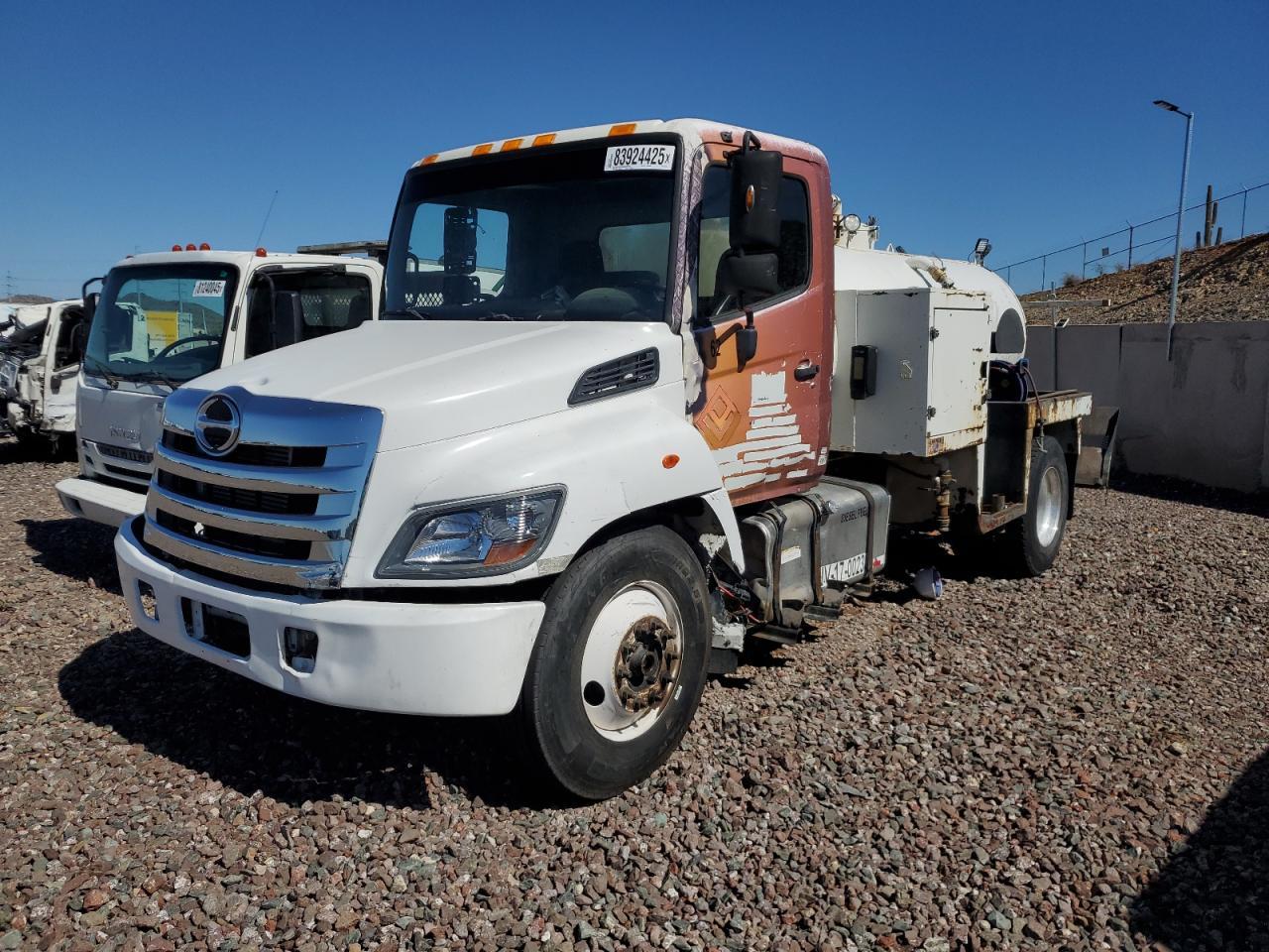 Lot #3266209531 2017 HINO HINO 338