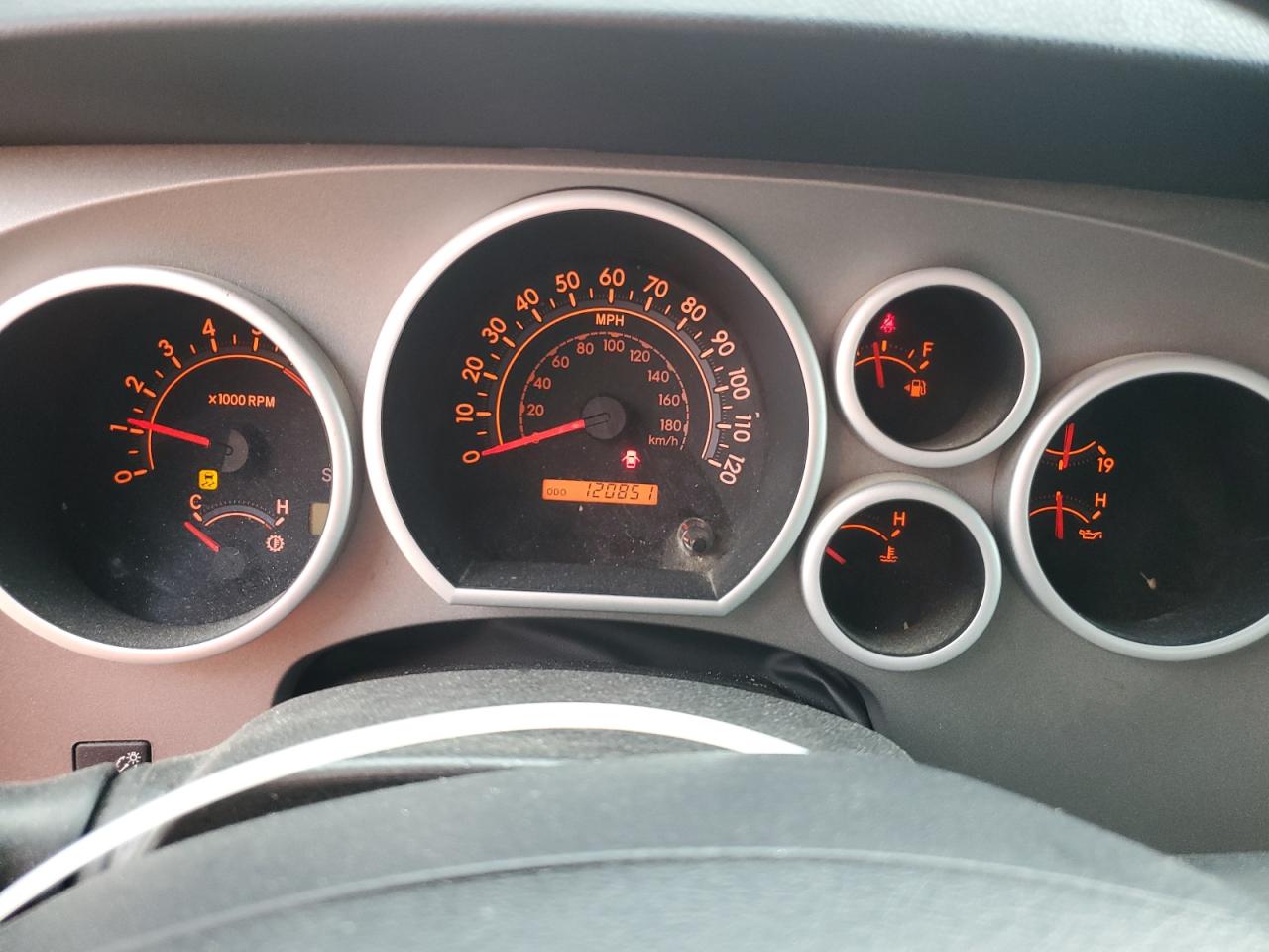 TOYOTA TUNDRA CREWMAX SR5