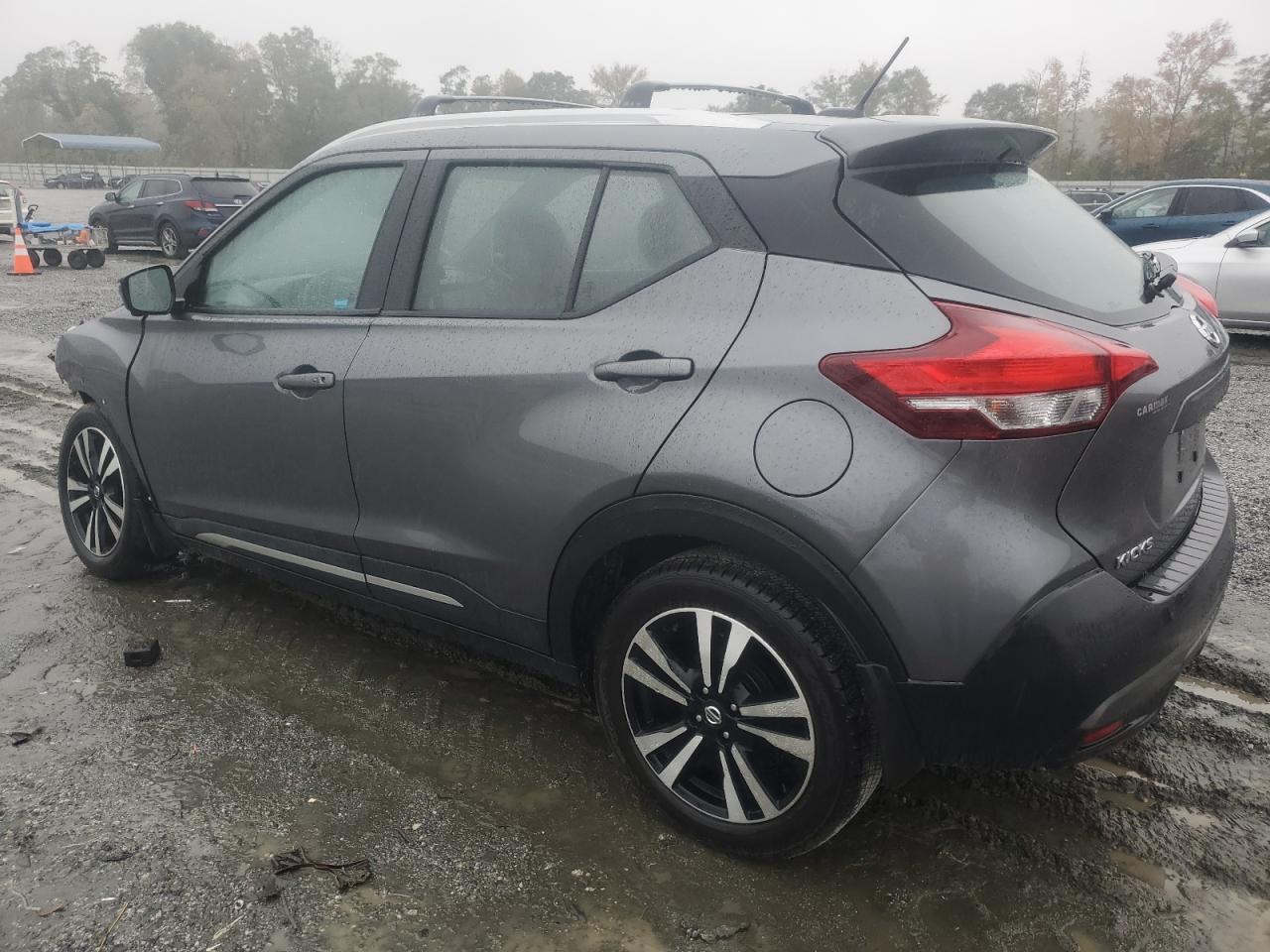 NISSAN KICKS S