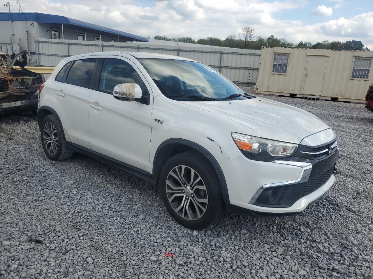 MITSUBISHI OUTLANDER ES