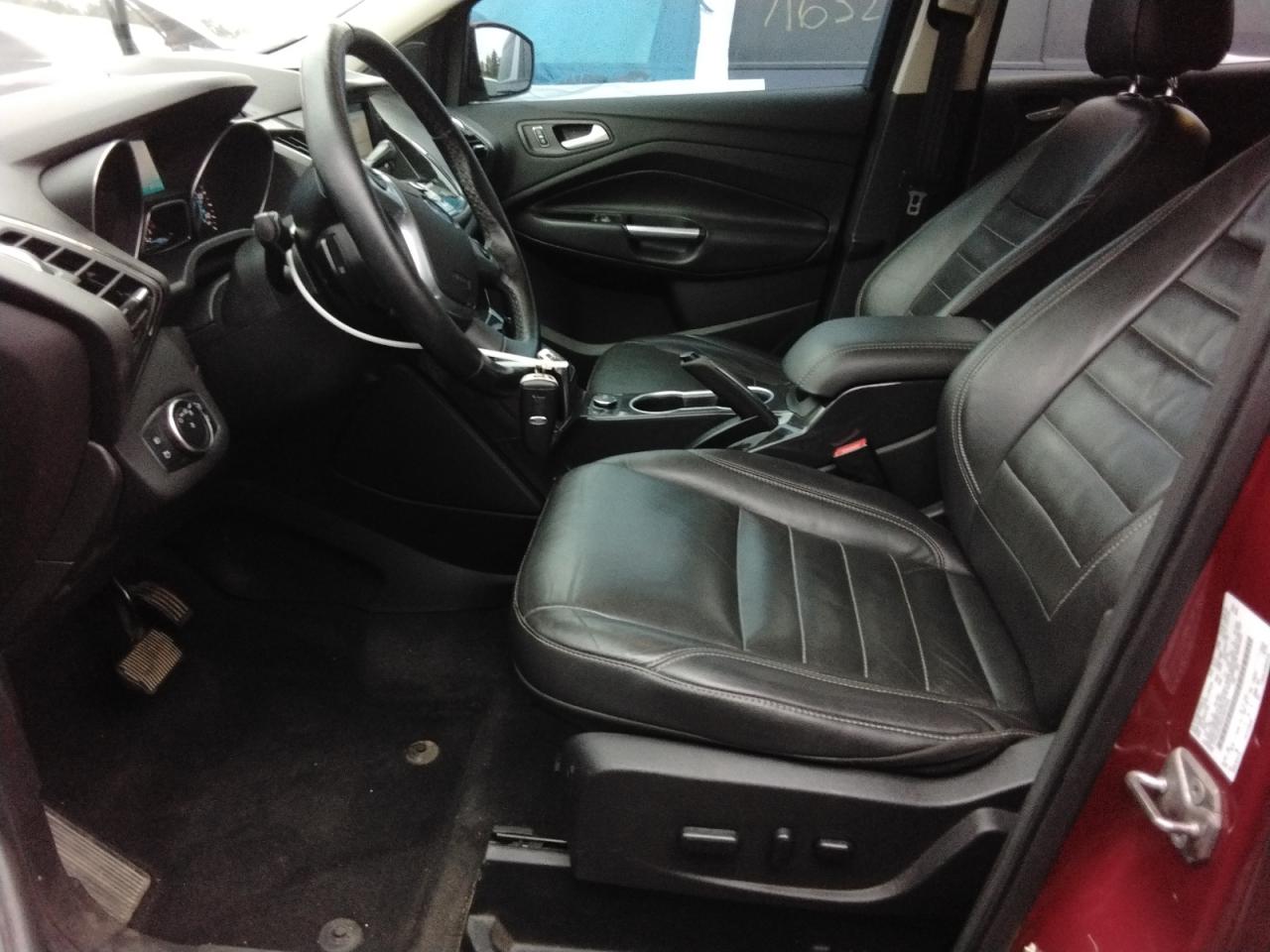 FORD ESCAPE TITANIUM