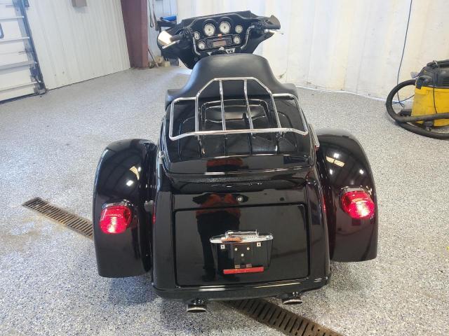 2010 HARLEY-DAVIDSON FLHXXX 1HD1MBM1XAB850505