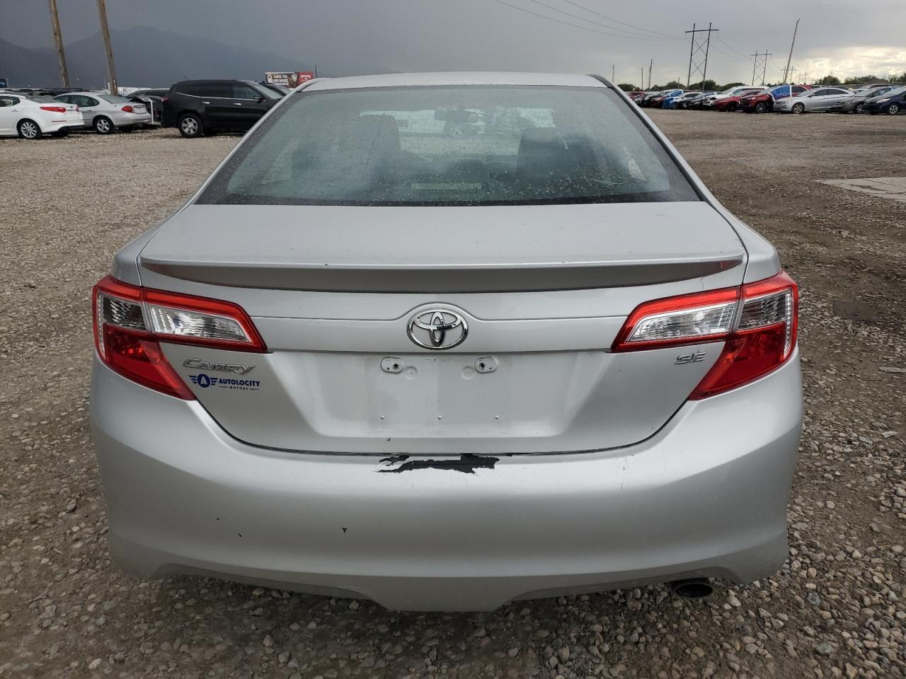 TOYOTA CAMRY BASE
