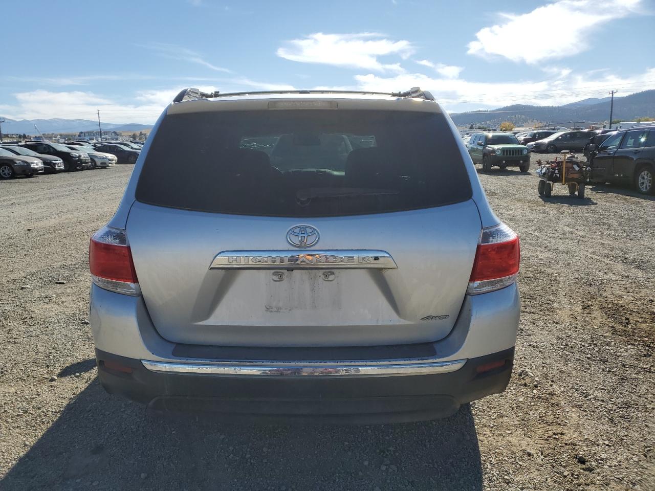 TOYOTA HIGHLANDER BASE