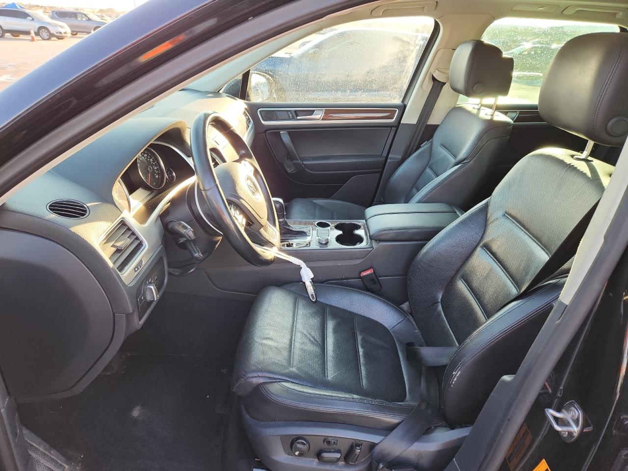 VOLKSWAGEN TOUAREG SPORT