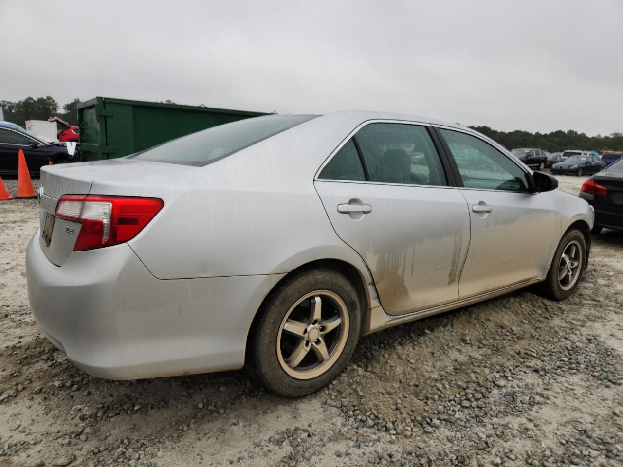 TOYOTA CAMRY BASE