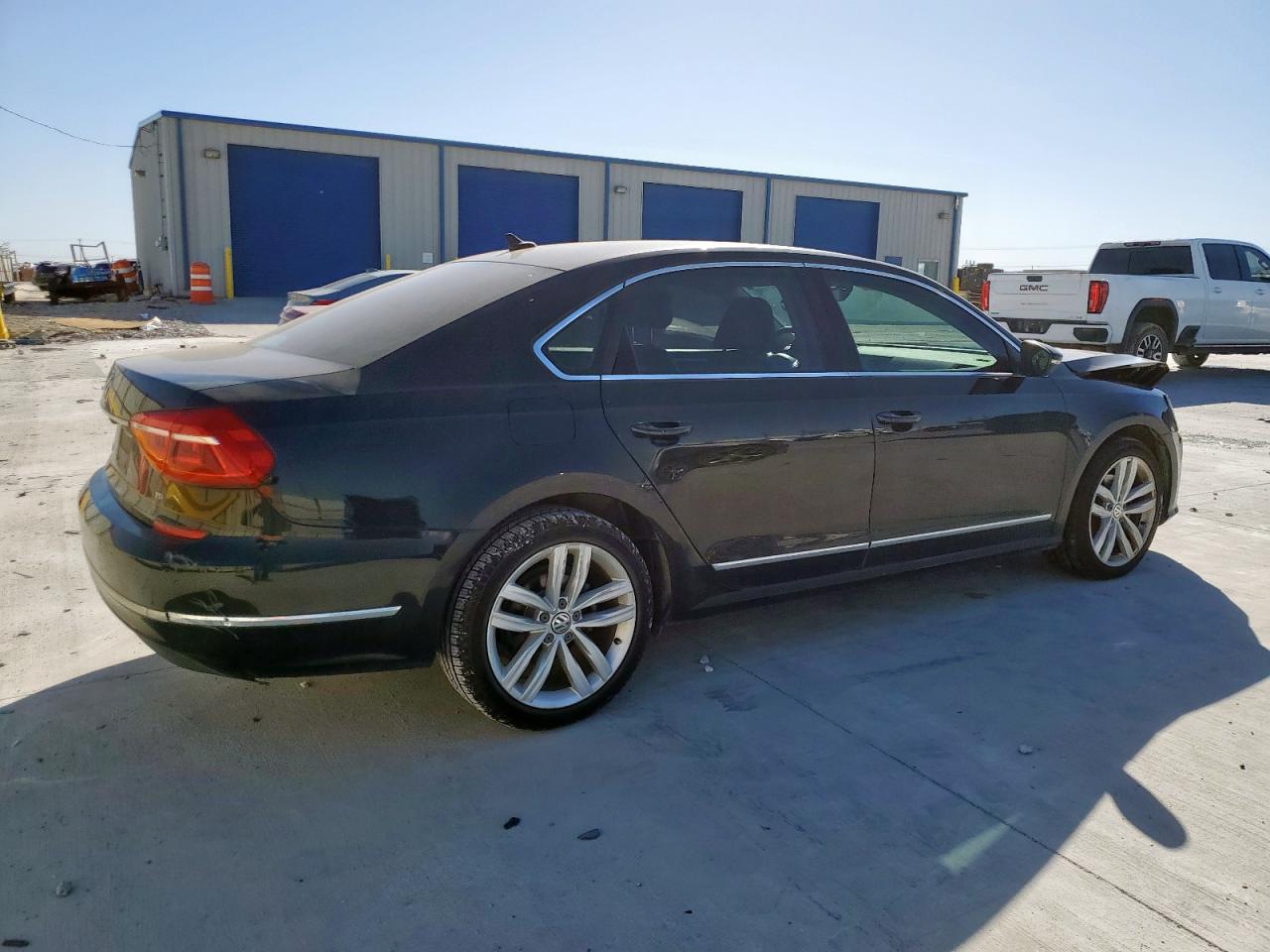 Lot #3318097375 2016 VOLKSWAGEN PASSAT SE