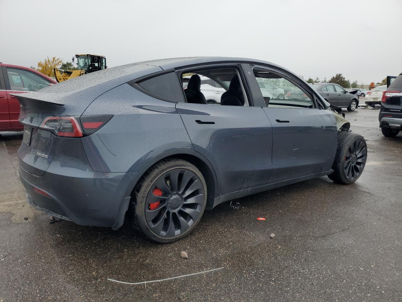 TESLA MODEL Y