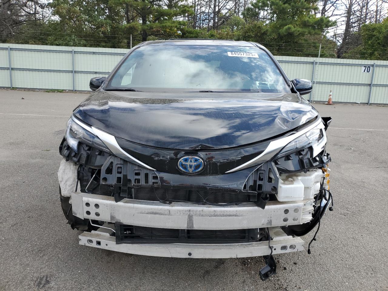 Lot #3302948617 2022 TOYOTA SIENNA XSE